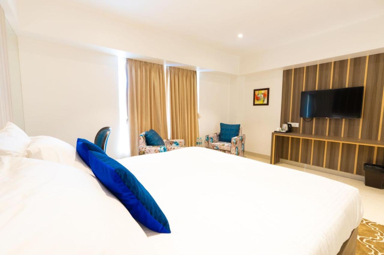 The Thane Club Экстерьер фото