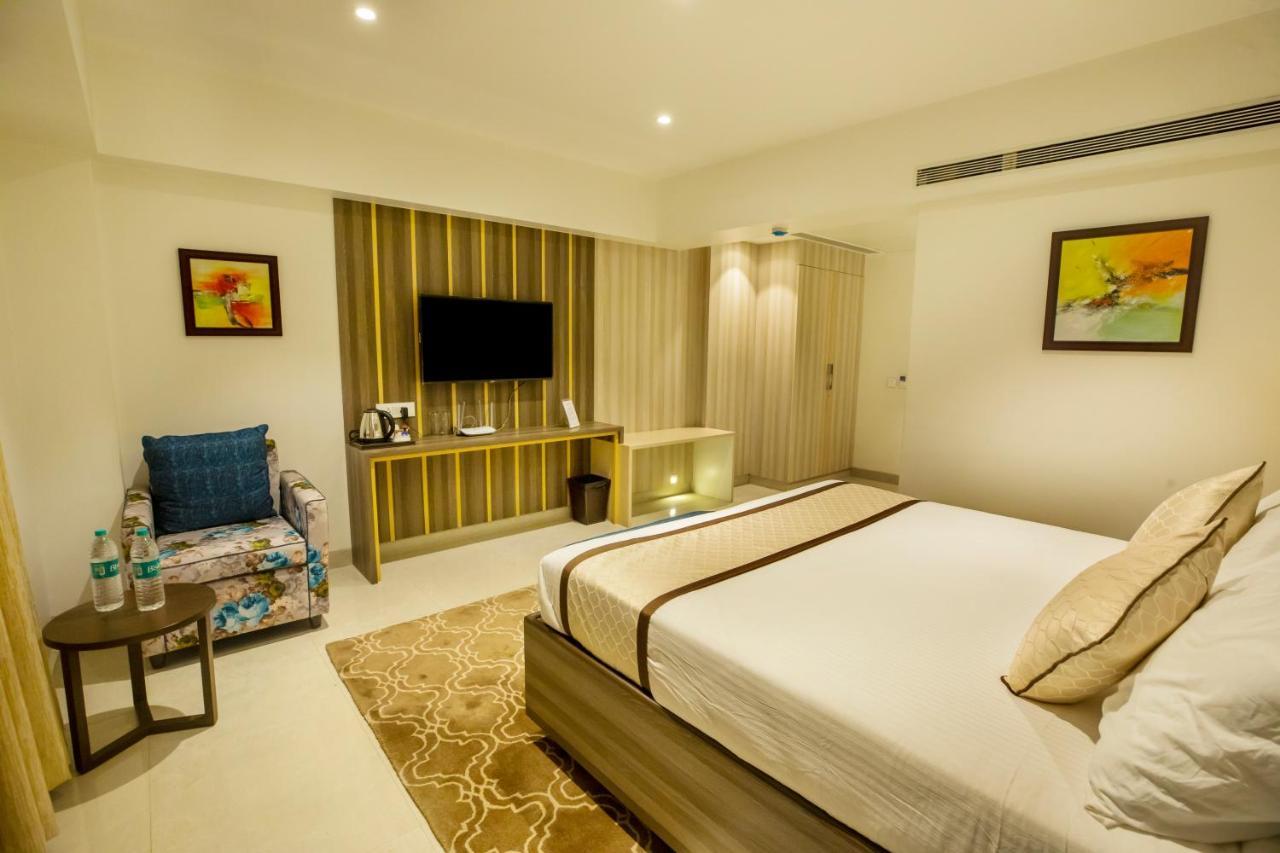 The Thane Club Экстерьер фото