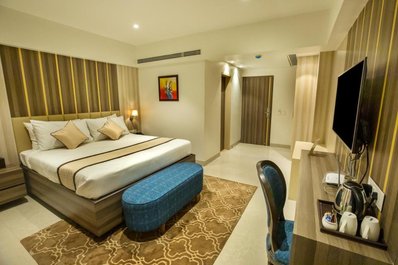 The Thane Club Экстерьер фото
